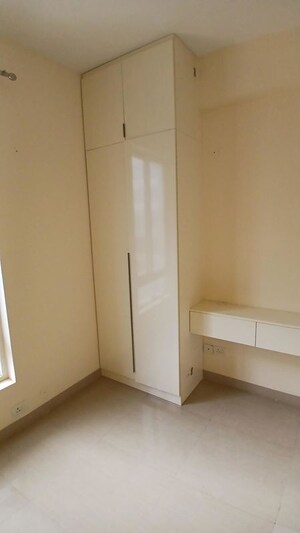 Room in 1 BHK Builder Floor at Sector 23a – for Rent