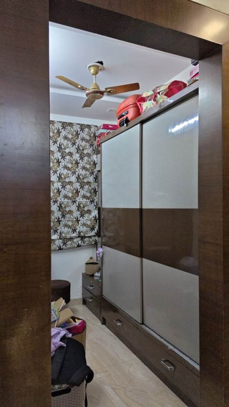 undefined, kavi nagar 4 Bedroom 2400 Sq.Ft. Independent House In Kavi Nagar Ghaziabad 10702343