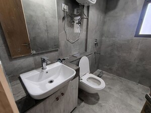 Bathroom in 1 BHK Builder Floor at Sector 21 – for Rent