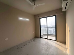 Room in 1 BHK Builder Floor at Sector 21 – for Rent