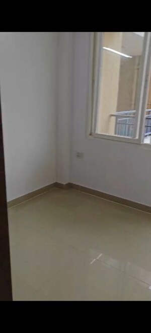 Room in 3 BHK Apartment at Landmark The Homes 81, Sector 81 – for Rent