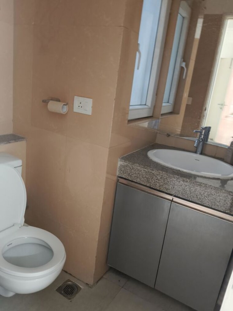 Bathroom, sector 23a 1 Bedroom 800 Sq.Ft. Builder Floor In Sector 23a Gurgaon 10702374