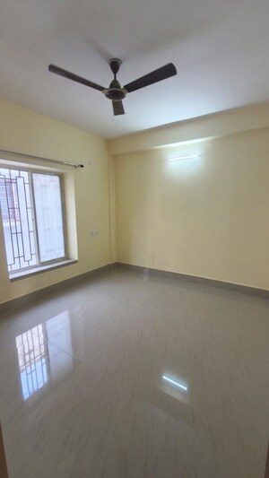 Room in 3 BHK Apartment at New Town Action Area ii – for Rent