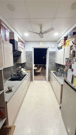 Team Area in 3 BHK Builder Floor at Dlf Phase ii – for Rent