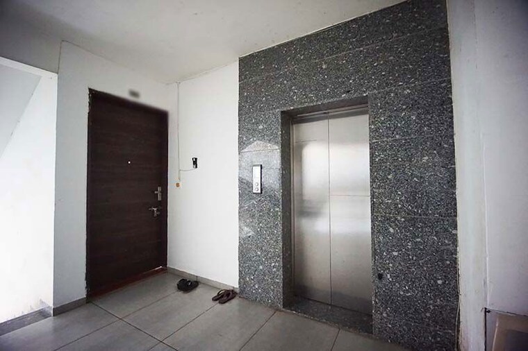 Room, gota 3 Bedroom 190 Sq.Yd. Apartment In Gota Ahmedabad 10702393