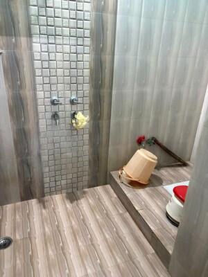 Bedroom in 1 BHK Builder Floor at Pachpedi Naka – for Rent