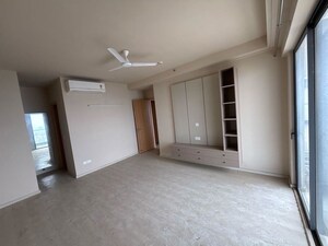 Room in 1 BHK Builder Floor at Sector 23 – for Rent