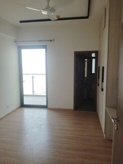 1 BHK +Builder Floor For Rent in Sector 21