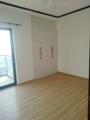 Room in 1 BHK Builder Floor at Sector 21 – for Rent