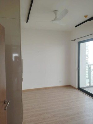 Room in 1 BHK Builder Floor at Sector 21 – for Rent