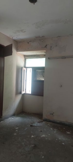 Bedroom in 4 BHK Apartment at Patparganj – for Sale