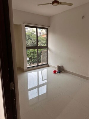 Room in 1 BHK Apartment at Lodha Casa Viva, Majiwada – for Sale