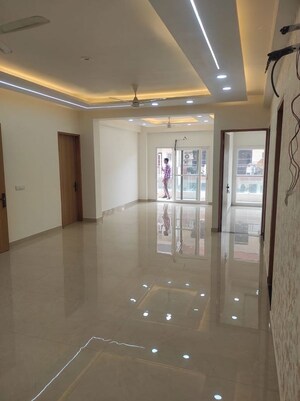 Room in 4 BHK Apartment at Emaar Emerald Floors, Sector 65 – for Rent
