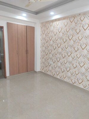 Room in 4 BHK Apartment at Emaar Emerald Floors, Sector 65 – for Rent