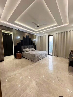 Living Room in 3.5 BHK Builder Floor at BPTP Amstoria, Sector 102 – for Sale