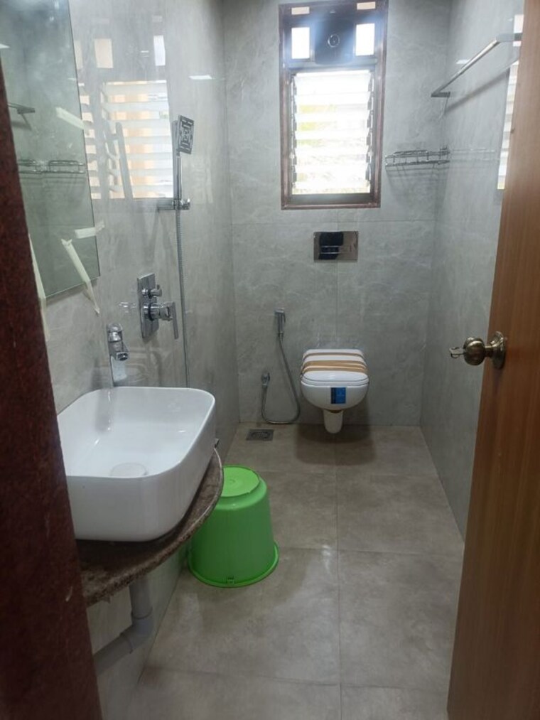 Bathroom, bandra west 2 Bedroom 700 Sq.Ft. Apartment In Bandra West Mumbai 10702418