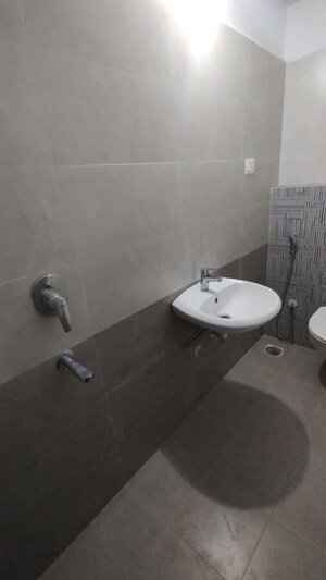 Bathroom in 2.5 BHK Apartment at Fortune Green Homes Sapphire, Tellapur – for Rent