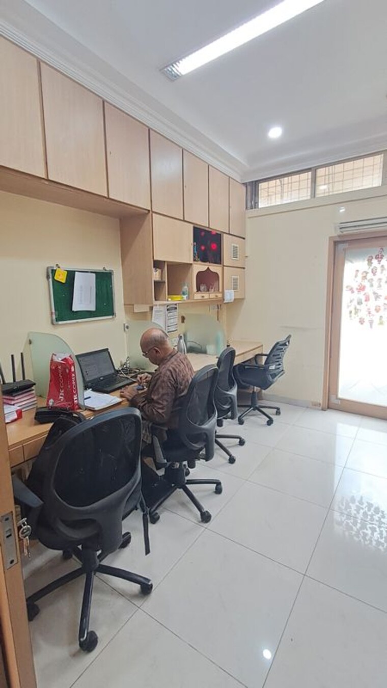Team Area, worli Commercial Office Space 400 Sq.Ft. In Worli Mumbai 10702451