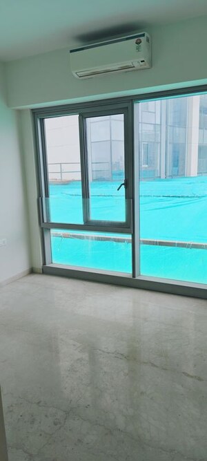 Room in 2 BHK Apartment at Piramal Aranya, Byculla – for Sale