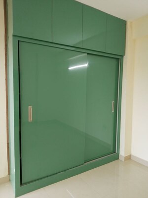 Room in 2 BHK Apartment at GLS Avenue 81, Sector 81 – for Rent