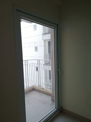 Room in 2 BHK Apartment at GLS Avenue 81, Sector 81 – for Rent