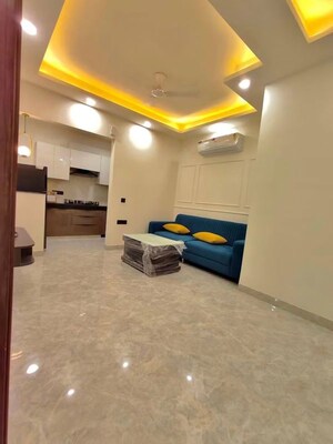 Parking in 3 BHK Builder Floor at BPTP Amstoria, Sector 102 – for Sale