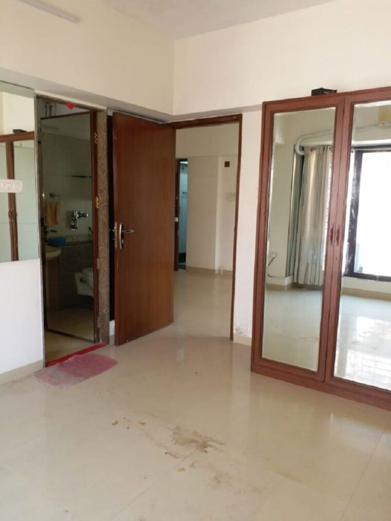 Room, bandra west 2 Bedroom 700 Sq.Ft. Apartment In Bandra West Mumbai 10702464