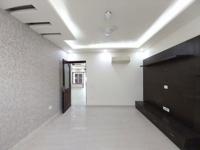 Room, sector 31 4 Bedroom 360 Sq.Yd. Builder Floor In Sector 31 Gurgaon 10702479
