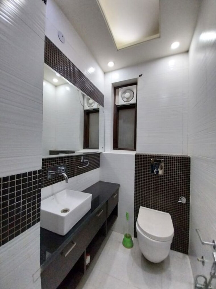 Team Area, sector 31 4 Bedroom 360 Sq.Yd. Builder Floor In Sector 31 Gurgaon 10702479