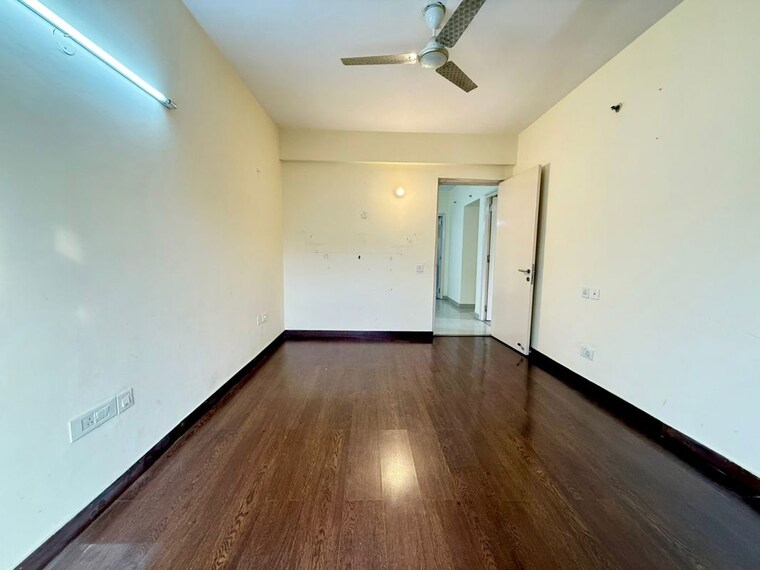 Room, sector 20 3 Bedroom 1700 Sq.Ft. Apartment In Sector 20 Panchkula 10702483