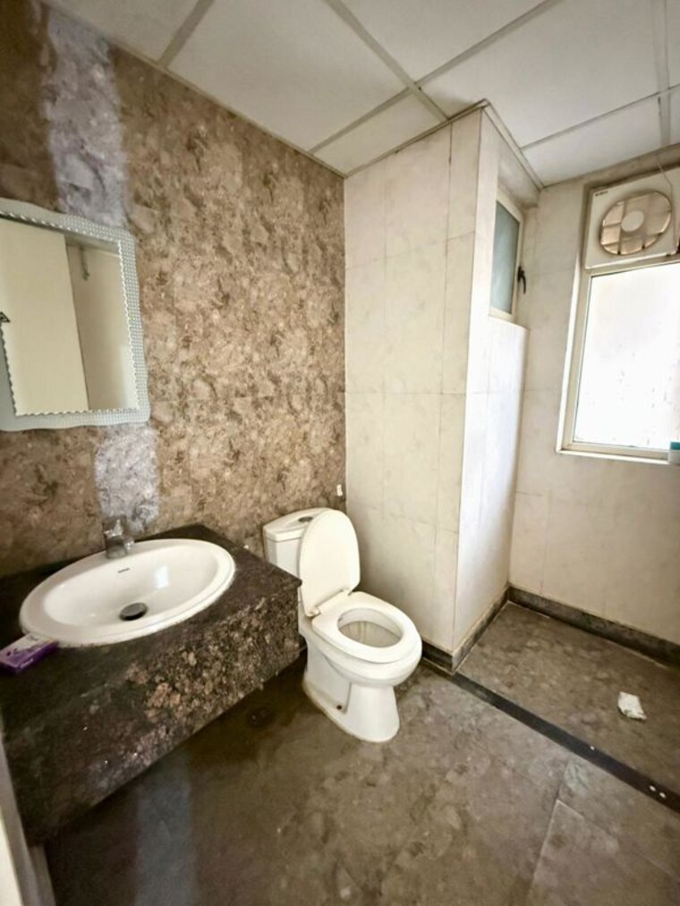 Bathroom, sector 20 3 Bedroom 1700 Sq.Ft. Apartment In Sector 20 Panchkula 10702483