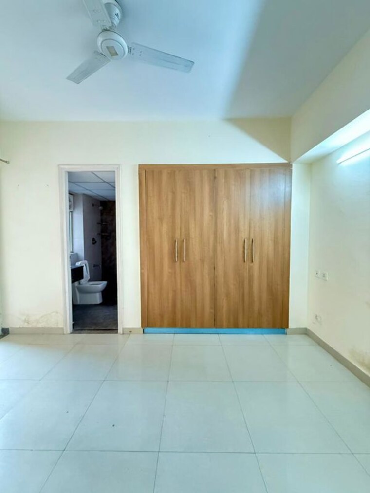 Room, sector 20 3 Bedroom 1700 Sq.Ft. Apartment In Sector 20 Panchkula 10702483