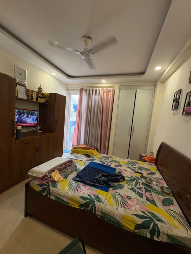 Bedroom, rajpur khurd extension 3 Bedroom 150 Sq.Yd. Builder Floor In Rajpur Khurd Extension Delhi 10449879