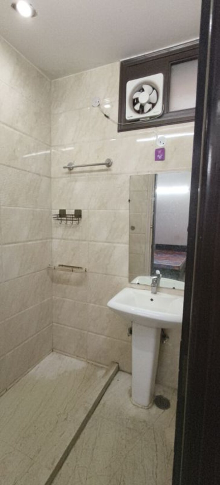 Bathroom, lajpat nagar i 2 Bedroom 900 Sq.Ft. Builder Floor In Lajpat Nagar I Delhi 10702498