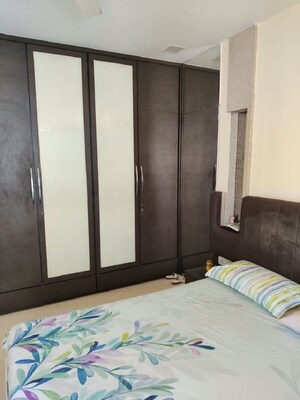Bedroom in 2 BHK Apartment at Khar West – for Rent