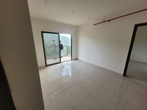 Room in 3 BHK Apartment at Shapoorji Pallonji Vanaha Golfland, Bavdhan – for Rent