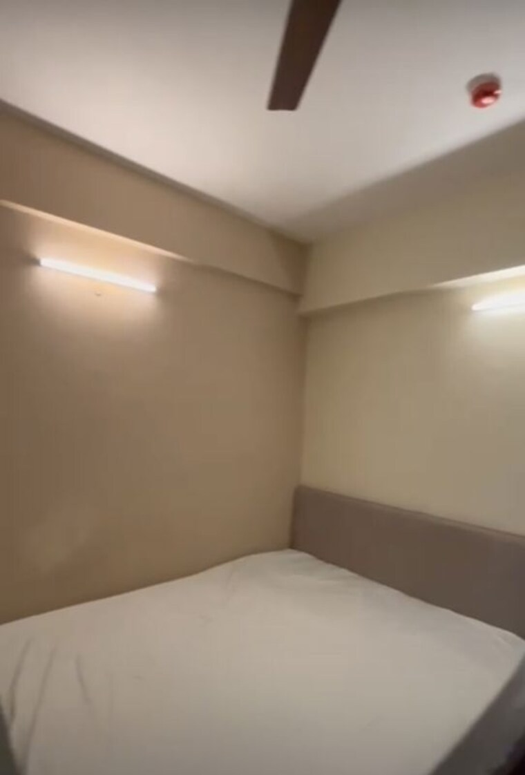 Room, sector 19 3 Bedroom 135 Sq.Mt. Independent House In Sector 19 Noida 10702518