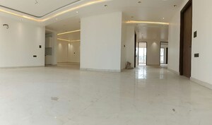Room in 4 BHK Apartment at Vatika Sovereign Park, Sector 99 – for Rent