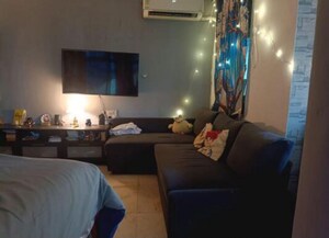 1 BHK Apartment For Rent in Khar West