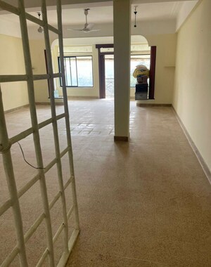 Room in 2 BHK Apartment at Churchgate – for Sale