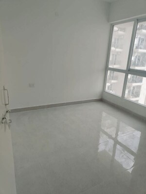 Room in 2 BHK Apartment at Signature Global Prime, Sector 63a – for Rent