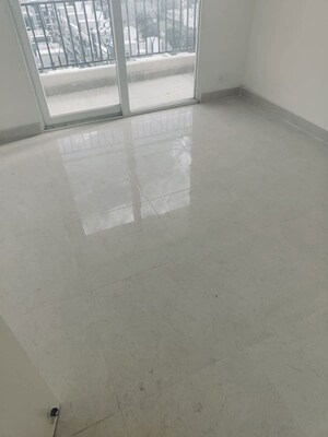 Room in 2 BHK Apartment at Signature Global Prime, Sector 63a – for Rent