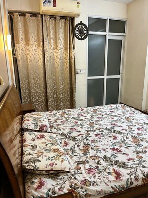 Bedroom in 3 BHK Apartment at DLF The Wellington Estate, Dlf Phase V – for Rent