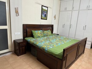 Bedroom in 3 BHK Apartment at DLF The Wellington Estate, Dlf Phase V – for Rent