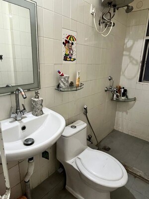 Team Area in 3 BHK Apartment at DLF The Wellington Estate, Dlf Phase V – for Rent