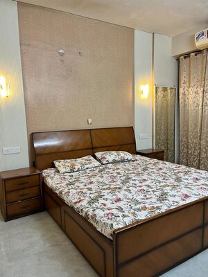 Bedroom in 3 BHK Apartment at DLF The Wellington Estate, Dlf Phase V – for Rent