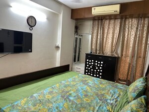 Bedroom in 3 BHK Apartment at DLF The Wellington Estate, Dlf Phase V – for Rent