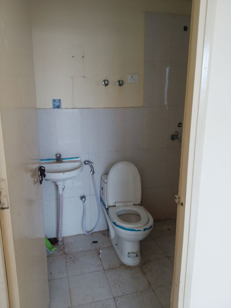 Bathroom, pyramid-heights 2 Bedroom 625 Sq.Ft. Apartment In Sector 85 Gurgaon 10702602