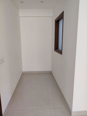 Room in 4 BHK Builder Floor at Sector 45 – for Rent