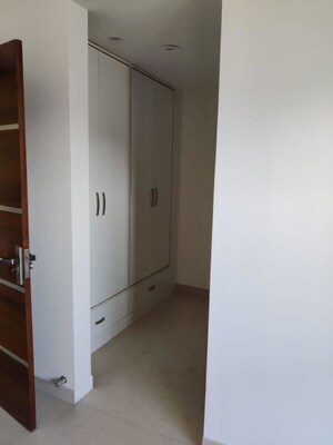 Room in 4 BHK Builder Floor at Sector 45 – for Rent
